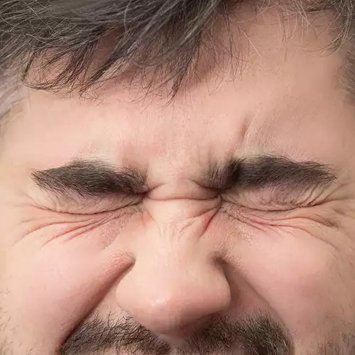 Necesidad de entrecerrar los ojos