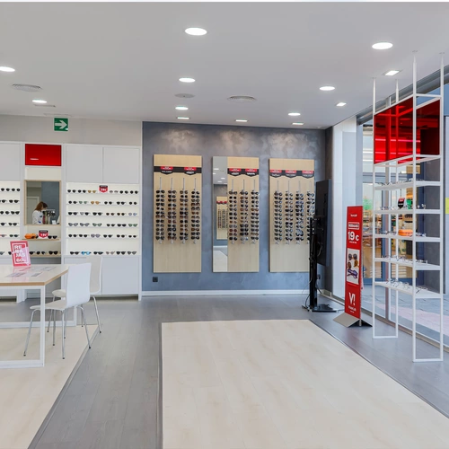 <p>Referentes en el sector &oacute;ptico</p>