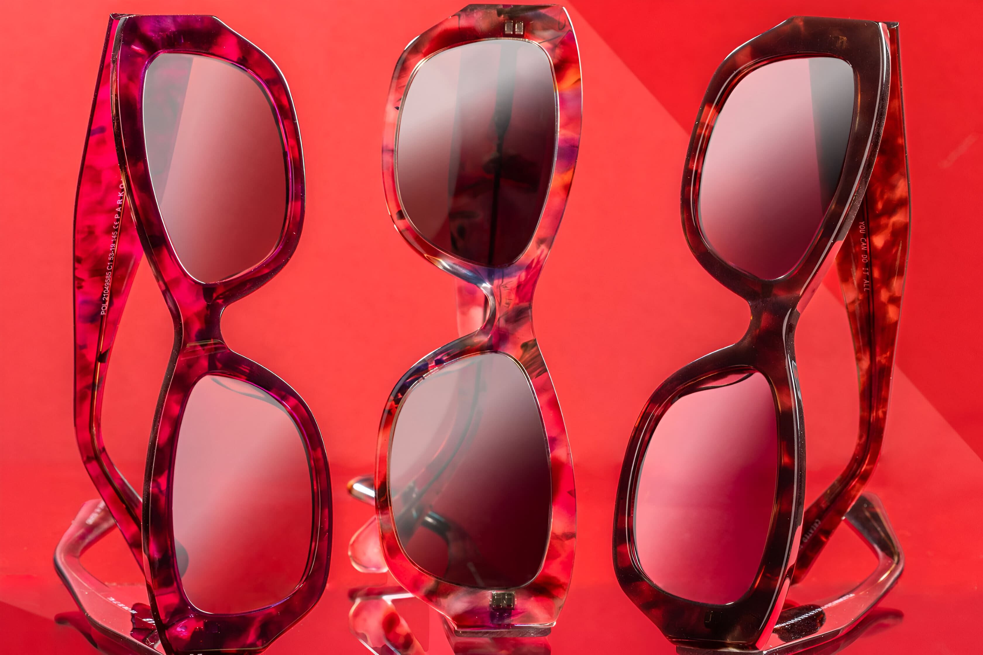 gafas rojas